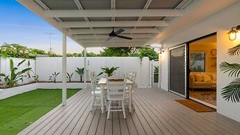 Bright and Spacious Triplex Near Holloways Beach