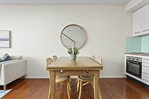 Beautiful Bondi 1-bed Apartment Meters From Beach