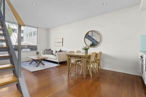 Beautiful Bondi 1-bed Apartment Meters From Beach