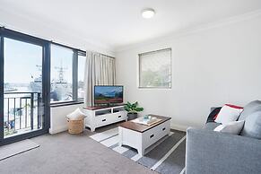 King Size Studio With Water View, Walk To The City