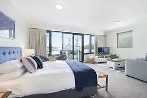 King Size Studio With Water View, Walk To The City