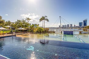 Bright 2-bed Apartment Near Wentworth Point Sights