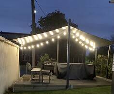 Cosy 3-bed Home With Fireplace & Outdoor BBQ