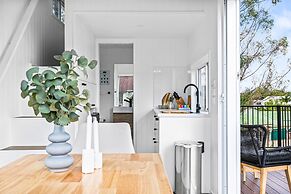 Cute 1-bed Tiny House With Garden in Nature