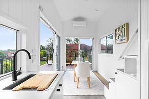 Cute 1-bed Tiny House With Garden in Nature