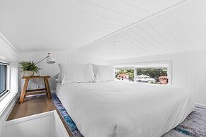 Cute 1-bed Tiny House With Garden in Nature