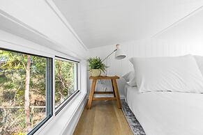 Cute 1-bed Tiny House With Garden in Nature