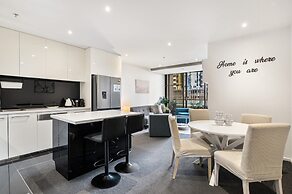 Stylish Southbank 2-bed Flat w/ Balcony