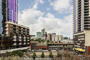 Stylish Southbank 2-bed Flat w/ Balcony