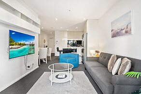 Stylish Southbank 2-bed Flat w/ Balcony