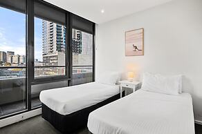 Stylish Southbank 2-bed Flat w/ Balcony
