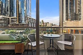 Stylish Southbank 2-bed Flat w/ Balcony