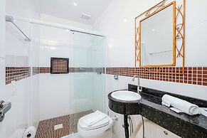 Oceanfront Condo With Pool in Floripa - IDA