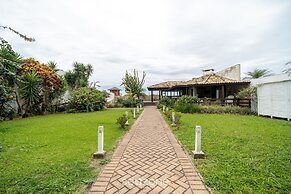 Oceanfront Condo With Pool in Floripa - IDA