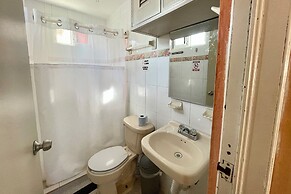 Central Studio with Balcony & Kitchen