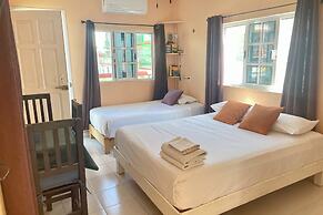 Central Studio with Balcony & Kitchen