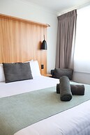 Noa Hotel