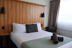 Noa Hotel