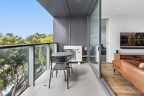Pristine 1-bed Apartment Near Local Cafes