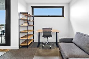 Pristine 1-bed Apartment Near Local Cafes