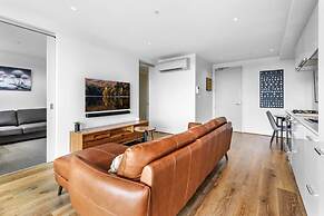 Pristine 1-bed Apartment Near Local Cafes