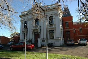 A Chic & Comfy 2BR Apt Near to Flemington Races