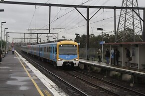 A Chic & Comfy 2BR Apt Near to Flemington Races