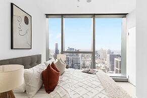 A Chic 2BR Apt With Panoramic Views, Free Parking