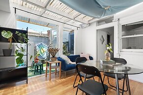 Beach house 2km CBD