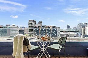 Chic Apartment by Southern Cross, Free Parking