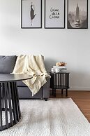 Chic Apartment by Southern Cross, Free Parking