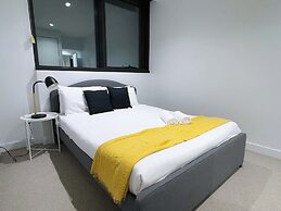 Bright & Modern 2BR Apt on Iconic Chapel Street