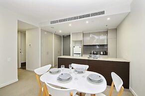 A Comfy Albert Park Apt Next to Grand Prix Circuit
