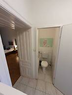 Modern 2BR Apt Downtown Long Stay