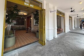 BEAT. 1932 Hostel at Chinatown