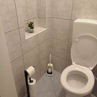 Modern 2BR Apt Long Stay Near Station