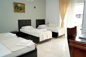HOTEL BLISS