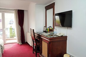 HOTEL BLISS