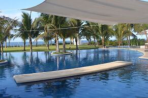 Modern Villa With Jacuzzi Pool View in Monterrico