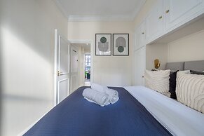 Charming 1BR Near Soho & Theatres