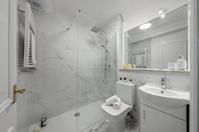 Charming 1BR Near Soho & Theatres