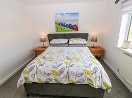 15 Lawnswood