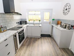 15 Lawnswood