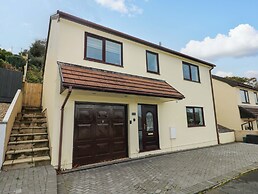 15 Lawnswood