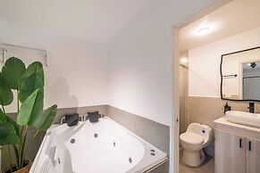 w Modern Loft With Jacuzzi in El Poblado
