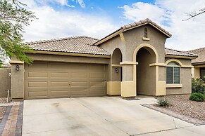 Pool Access! Suburban Home 11 Mi to Dtwn Gilbert