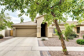 Pool Access! Suburban Home 11 Mi to Dtwn Gilbert