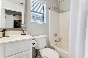 Pool Access! Suburban Home 11 Mi to Dtwn Gilbert