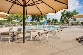 Pool Access! Suburban Home 11 Mi to Dtwn Gilbert