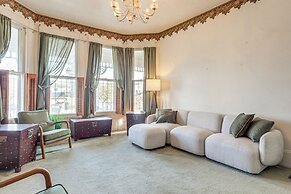 2 Blocks to Ohio River! Historic Victorian Gem
